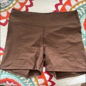 NoBull workout shorts. Size medium. Color: brown heather.